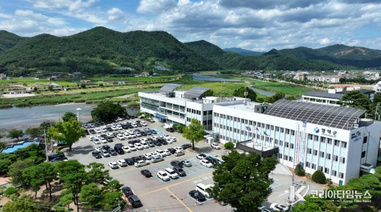 영덕군청 전경.