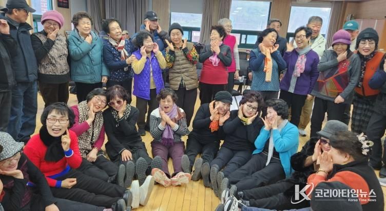 복지관 프로그램_노래가 좋아반.