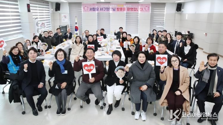 서철모 서구청장은 ‘우리동네, 소통투어’ 일정으로 복수동을 방문했다