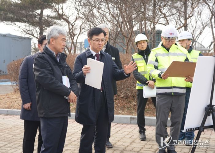 신필승 서산시 부시장이 지난 5일 고속도로 톨게이트 특성화 사업이 진행되고 있는 해미면 일원을 방문한 모습