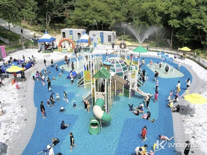 지난해 개장한 관악산공원 어린이 물놀이장 전경