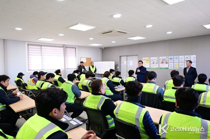 시민 생활환경 책임지는 현장 근로자 격려