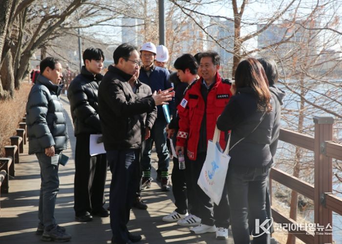 수원시 장안구, 광교마루길‘데크경관조명 개선공사’현장 점검