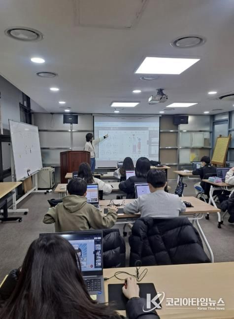 구리시청소년재단 청소년수련관 'AI로 그리는 웹툰' 프로그램 성료