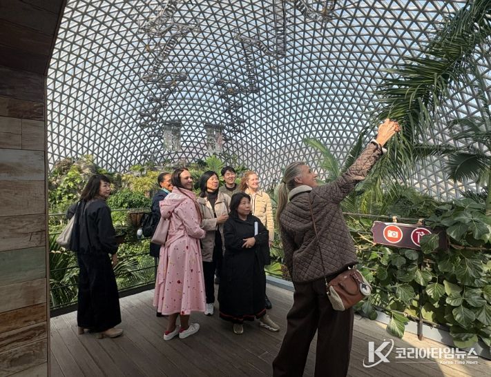 “세계에 알리고 싶은 미(美)”주한 대사 부인회, 거제 자체 탐