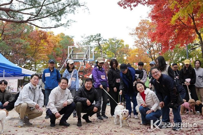 제82회 반려견과 함께하는 종로건강걷기대회에 참석한 정문헌 구청장(2025. 11. 삼청공원)