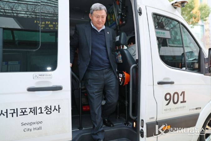 자율주행차 시승한 김완근 시장