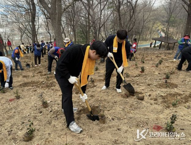 상주시 '제81회 식목일 기념 나무심기' 행사 개최