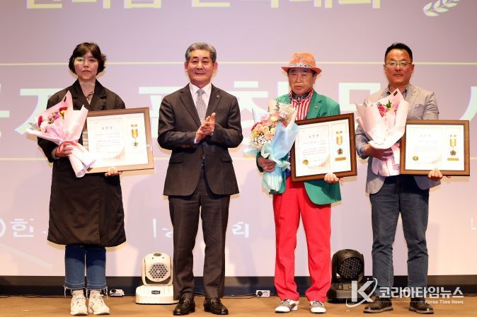 한국곰두리봉사회 봉사자들 격려