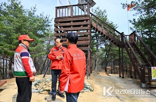 26년 3월 29일 이병선 시장 산불초소 방문 당시