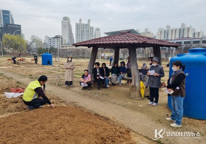 연수구, 도심 속 휴식 공간 ‘도시텃밭’ 개장