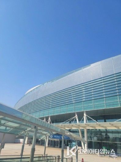 킨텍스 제1전시장 건물 일체형 태양광(BIPV태양광)