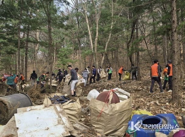 동두천시 불현동 민·관·군의 따뜻한 손길, 홀로 떠난 이웃의 흔적을 정리하다