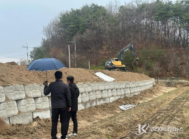 영주시는 봄철 재해 취약 시기 대비 개발행위 허가지 안전점검에 나섰다(점검 모습).