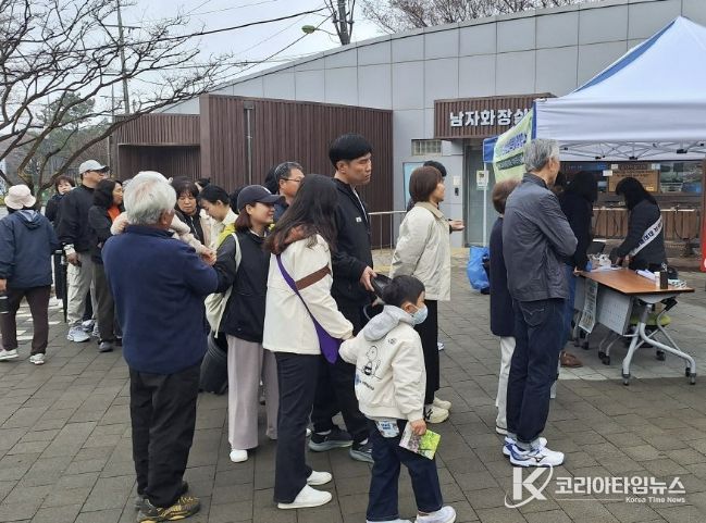 당진도시공사, 삼선산수목원 탄소저감 식물 나눔 행사