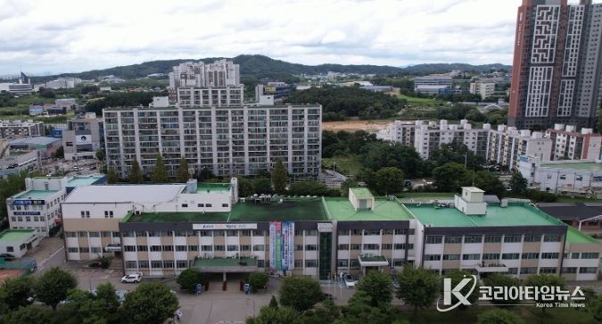 1. 천안 서북구청 전경.