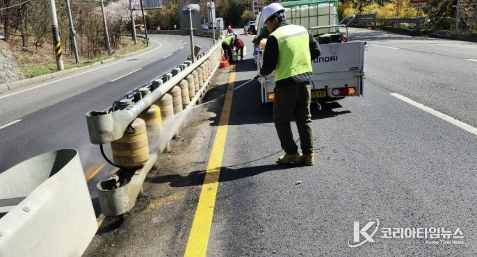 광주시, 주요 도로 중앙분리대 9구간 세척 완료