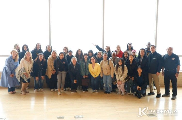 지난 10일 미 육군협회 한국지부 주관으로 주한미군사령부, 미8군사령부, 미2사단 사령부 소속 장병과 가족들이 애기봉을 방문했다.